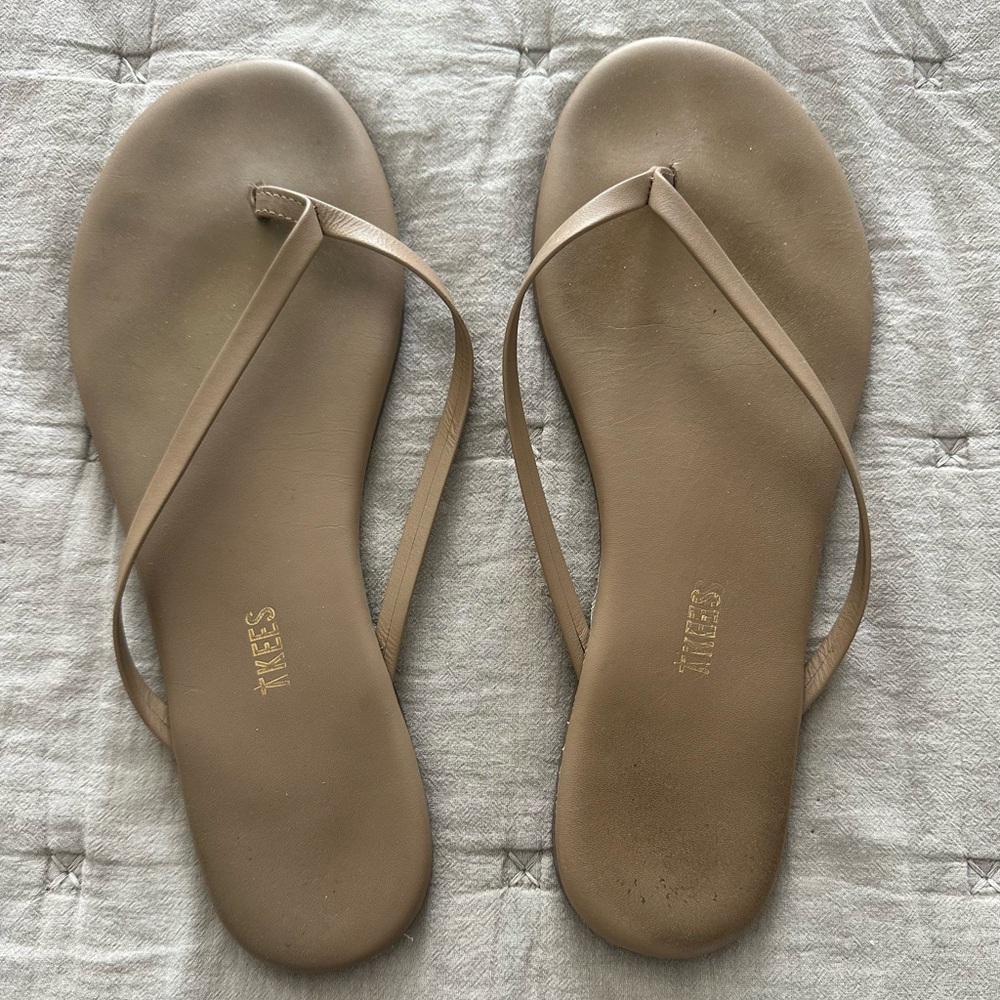 Tkees sandals.